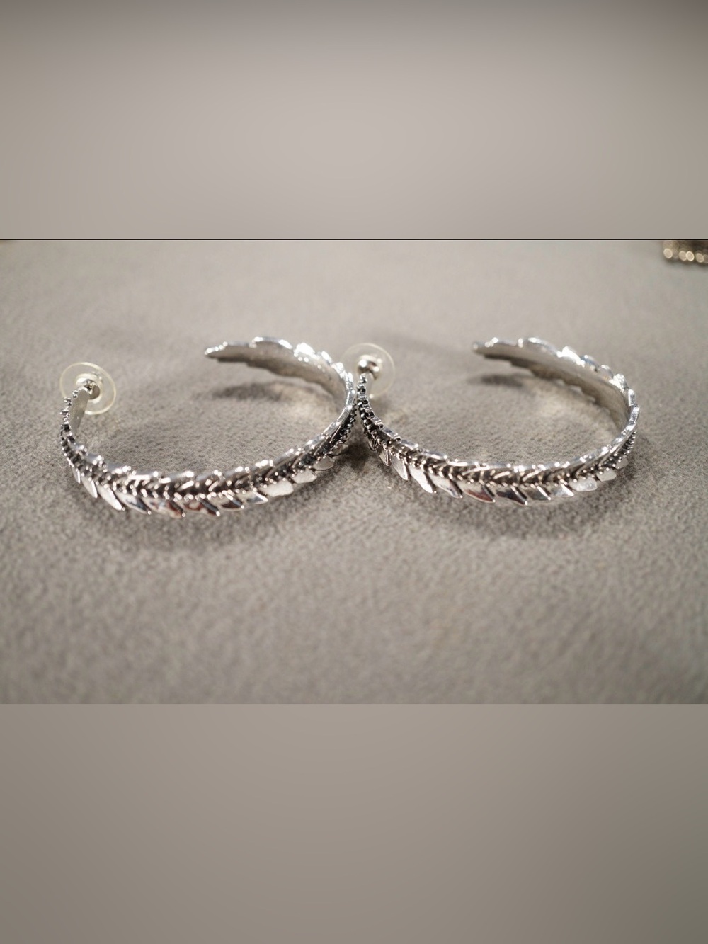 New Silver Leaf-Pattern Hoop Earrings - Women Jewelry
